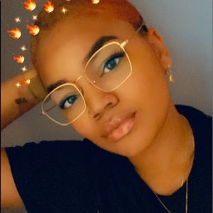 Meet your Posher, Allisha